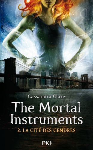 Couverture La Cité des Ténèbres / The Mortal Instruments, tome 2 : L'Épée mortelle
