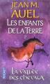 Couverture Les Enfants de la Terre (pocket), tome 2 : La Vallée des chevaux Editions Pocket 2002
