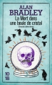 Couverture Flavia de Luce, tome 3 : La mort dans une boule de cristal Editions 10/18 (Grands détectives) 2014