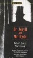 Couverture L'étrange cas du docteur Jekyll et de M. Hyde / L'étrange cas du Dr. Jekyll et de M. Hyde / Le cas étrange du Dr. Jekyll et de M. Hyde / Docteur Jekyll et Mister Hyde / Dr. Jekyll et Mr. Hyde Editions Signet (Classic) 2003