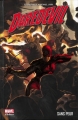 Couverture Daredevil par Brubaker, tome 2 : Sans peur Editions Panini (Marvel Deluxe) 2017