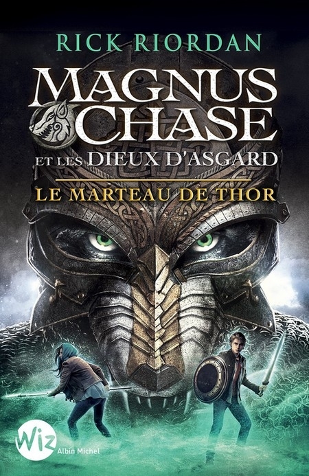 Couverture Magnus Chase et les Dieux d'Asgard, tome 2 : Le Marteau de Thor