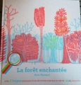 Couverture La forêt enchantée Editions Seuil 2015