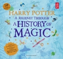 Couverture Harry Potter : À la découverte de l'histoire de la magie Editions Bloomsbury 2017