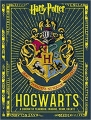 Couverture Harry Potter: Hogwarts: A Cinematic Yearbook Editions Scholastic 2016
