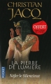 Couverture La Pierre de lumière, tome 1 : Néfer le silencieux Editions Pocket 2011