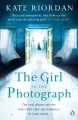 Couverture The Girl in the photograph Editions Penguin books 2015