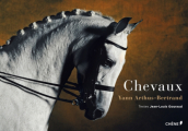 Couverture Chevaux Editions du Chêne 2014