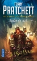 Couverture Les Annales du Disque-Monde, tome 28 : Ronde de Nuit Editions Pocket 2011