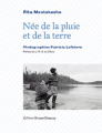Couverture Née de la pluie et de la terre (édition bilingue) Editions Bruno Doucey 2014