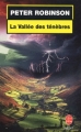 Couverture La vallée des ténèbres Editions Le Livre de Poche 2005
