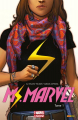 Couverture Miss Marvel (Marvel Now), tome 1 : Métamorphose Editions Panini (100% Marvel) 2016