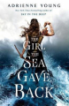 Couverture The girl the sea gave back Editions Wednesday Books 2019