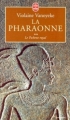 Couverture La Pharaonne Hatchepsout, tome 2 : Le Pschent royal Editions Le Livre de Poche 2000