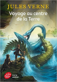 Couverture Voyage au centre de la Terre, abrégé Editions Le Livre de Poche (Jeunesse) 2015