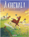 Couverture À cheval !, tome 08 : Un pour tous, tous poulain ! Editions Delcourt (Jeunesse) 2021