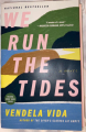 Couverture We run the tides Editions HarperCollins 2021