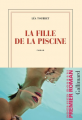 Couverture La fille de la piscine Editions Gallimard  (Blanche) 2022