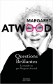 Couverture Questions brûlantes : Le monde vu par Margaret Atwood Editions Robert Laffont (Pavillons) 2022