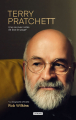 Couverture Terry Pratchett : Une vie avec notes de bas de page : La biographie officielle Editions L'Atalante (La Dentelle du cygne) 2023