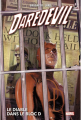 Couverture Daredevil par Brubaker, tome 1 : Le Diable en Cavale Editions Panini (Marvel Deluxe) 2023