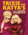 Couverture Trixie and Katya's Guide to Modern Womanhood Editions Penguin Random House 2020