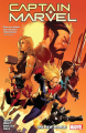 Couverture Captain Marvel (Thompson), tome 05 : Un nouveau monde Editions Marvel 2021