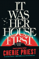 Couverture It Was Her House First Editions Poisoned Pen Press 2025