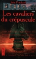 Couverture Les Cavaliers du crépuscule Editions Pocket (Terreur) 1998